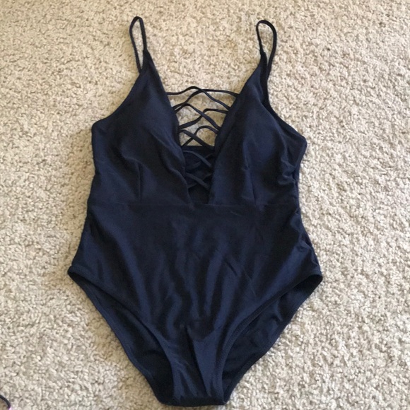 Black Swimsuit - Picture 5 of 6